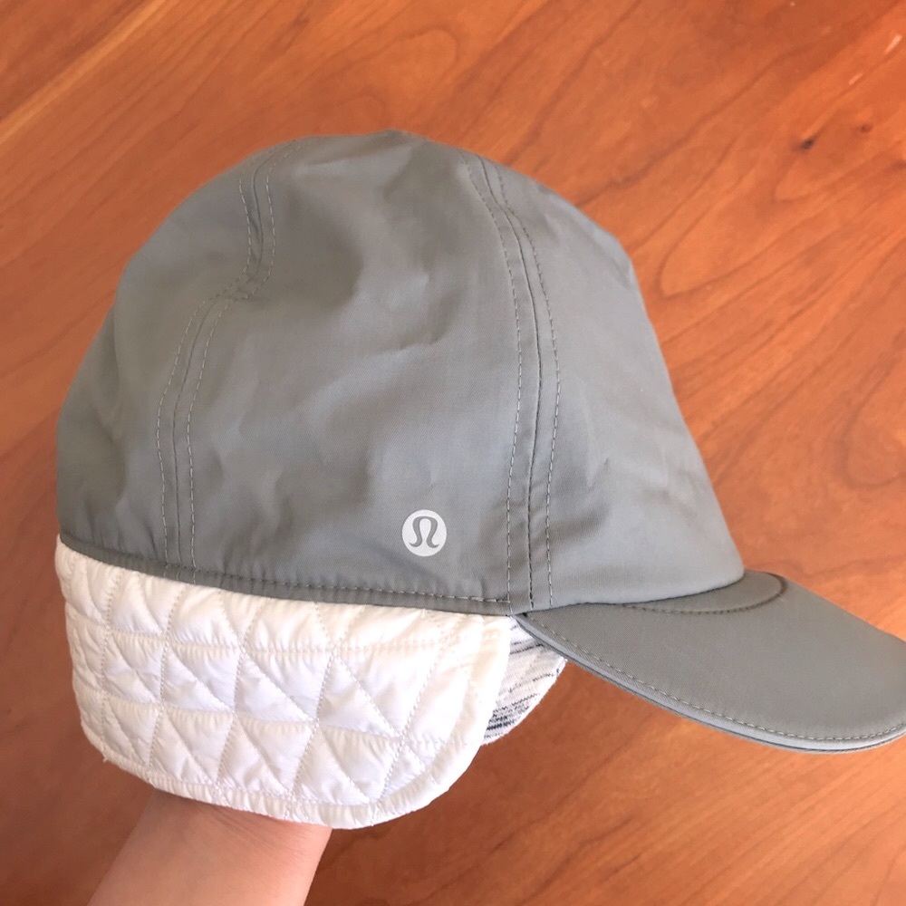 Lululemon Athletica Trapper Hat Cap in Women's Size XS (Gray and White)